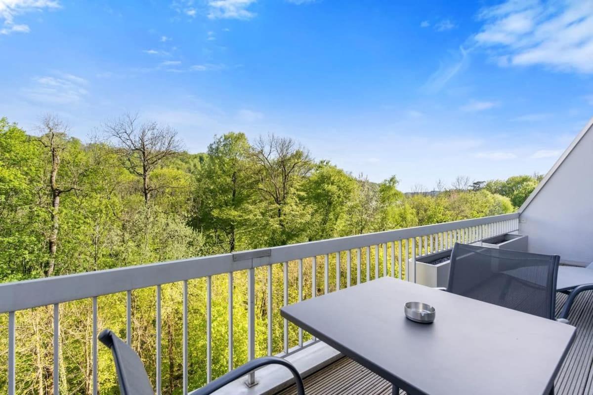 Elegant 1br Apt, Balcony, Pool, Central Location Appartement